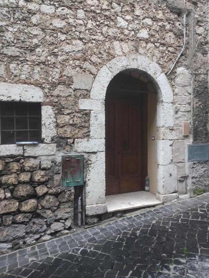 Casa Porta San Francesco Bed & Breakfast Alatri Bagian luar foto